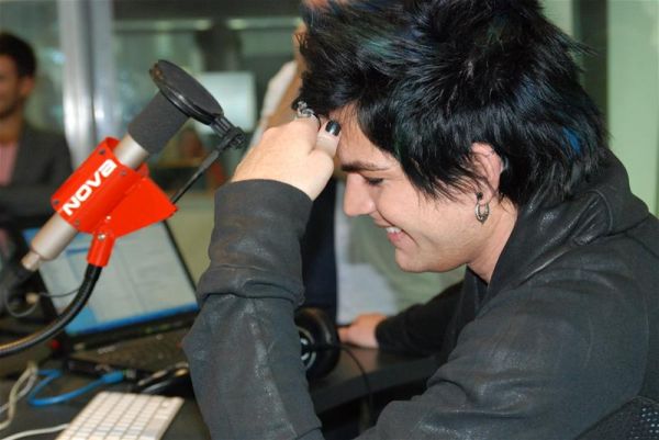Adam-Lambert-Plays-Chat-Roulette-115994.jpg