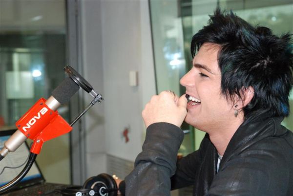 Adam-Lambert-Plays-Chat-Roulette-115995.jpg