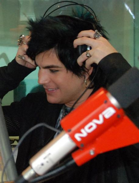 Adam-Lambert-Plays-Chat-Roulette-115999.jpg