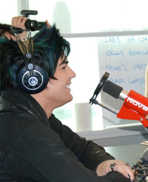 Adam-Lambert-Plays-Chat-Roulette-116000.jpg