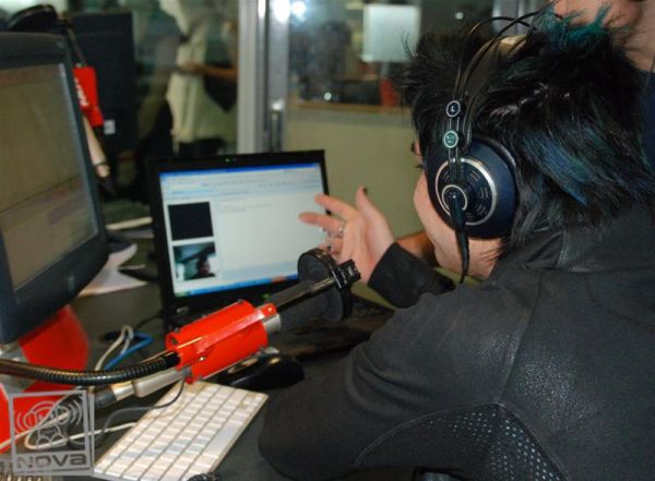 Adam-Lambert-Plays-Chat-Roulette-116003.jpg