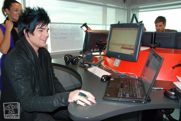 Adam-Lambert-plays-Chat-Roulette-116012.jpg