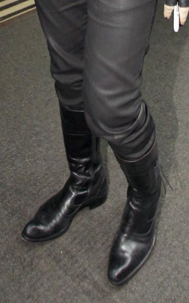 adam-lambert-050510-1.jpg