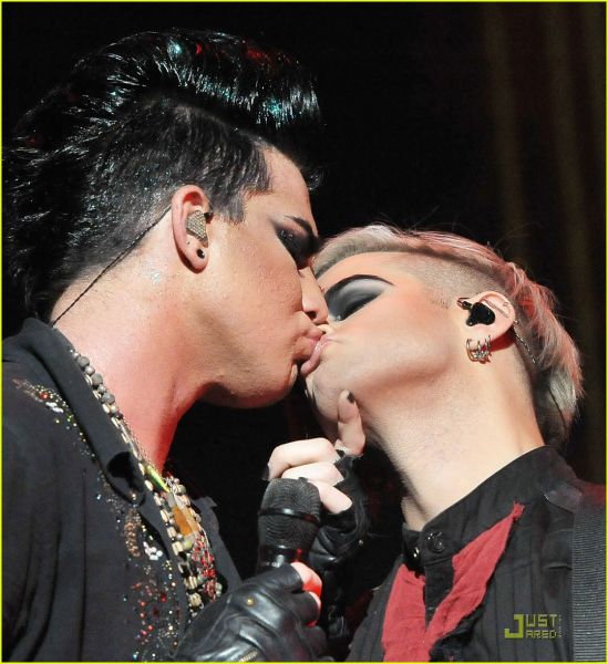 lambert-kissing-03.jpg