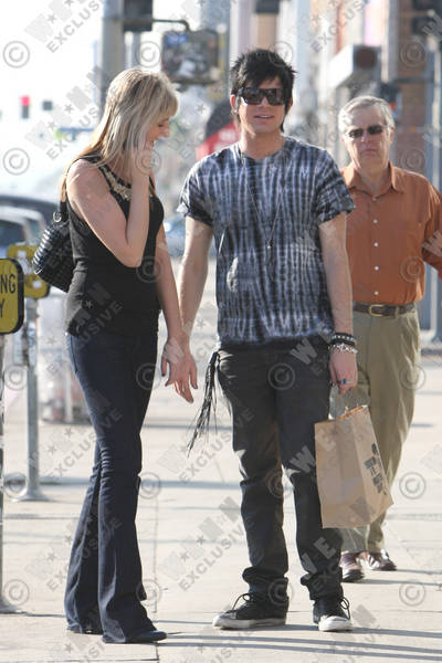 adam_lambert_19_wenn5412530_preview.jpg