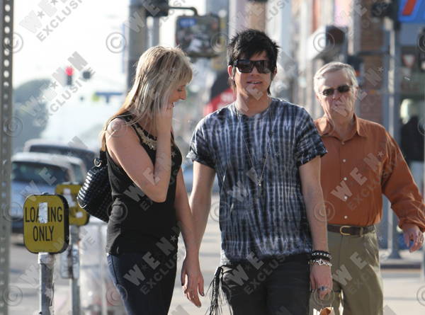 adam_lambert_20_wenn5412531_preview.jpg