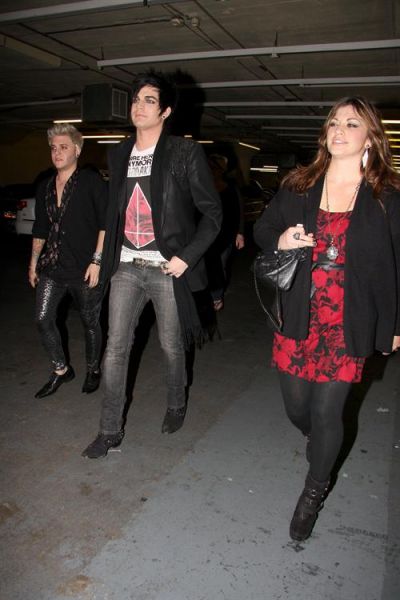 Adam_Lambert_leaves_e8ac.jpg