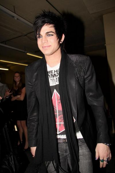Adam_Lambert_poses_f339.jpg
