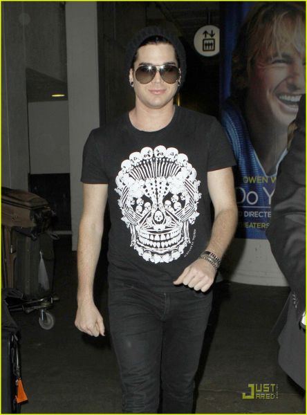 adam-lambert-alexander-mcqueen-skull-07.jpg