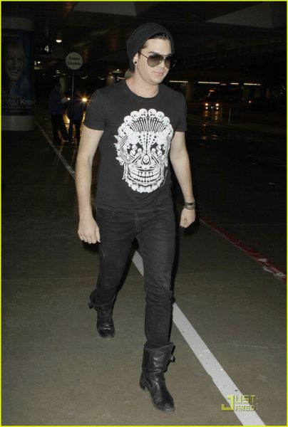 adam-lambert-alexander-mcqueen-skull-08.jpg
