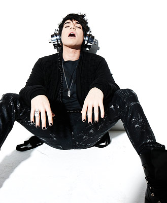 Adam-Lambert-06_329.jpg
