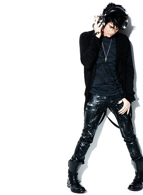Adam-Lambert-08_294.jpg