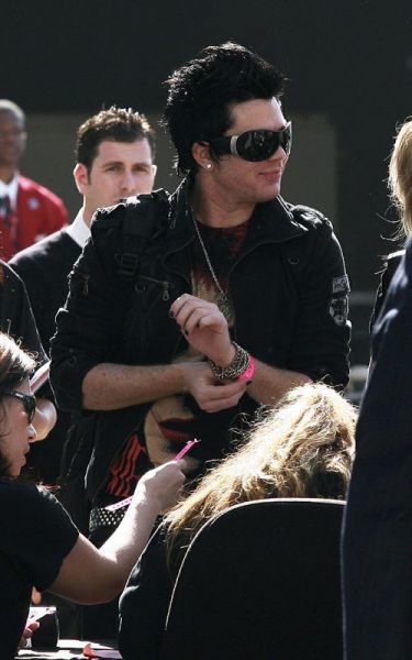 adam-lambert-11199-3.jpg