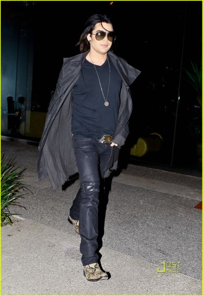 adam-lambert-boa-steakhouse-02.jpg