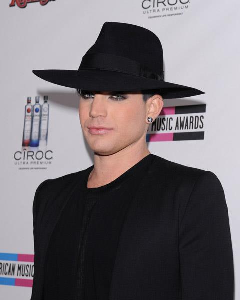 Créditos: Talented Artists of the Glamily (T.A.O.G.)
