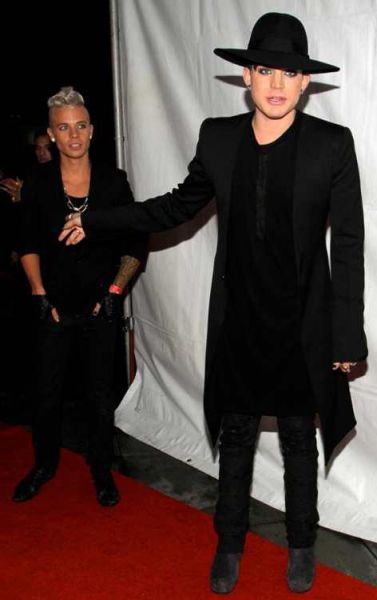 Créditos: Talented Artists of the Glamily (T.A.O.G.)
