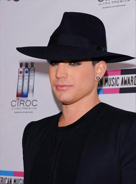 Créditos: Talented Artists of the Glamily (T.A.O.G.)
