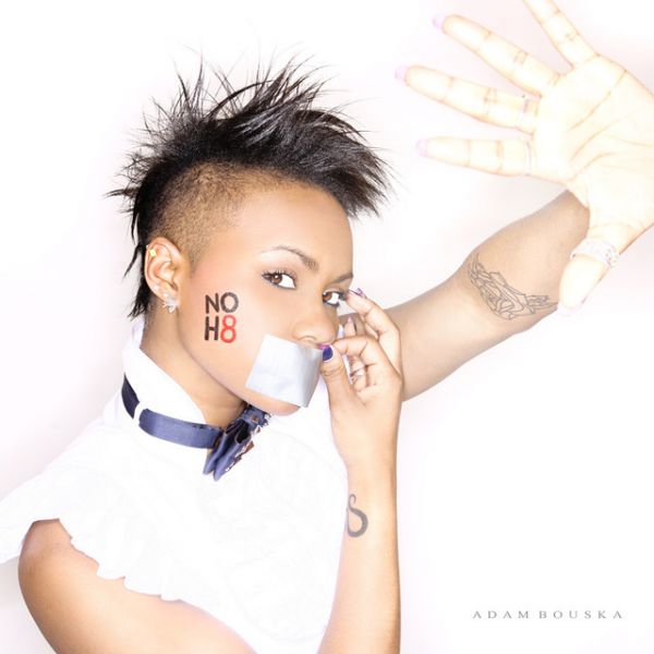 Sasha Mallory
Créditos: NOH8 Campaign / Photo by Adam Bouska
