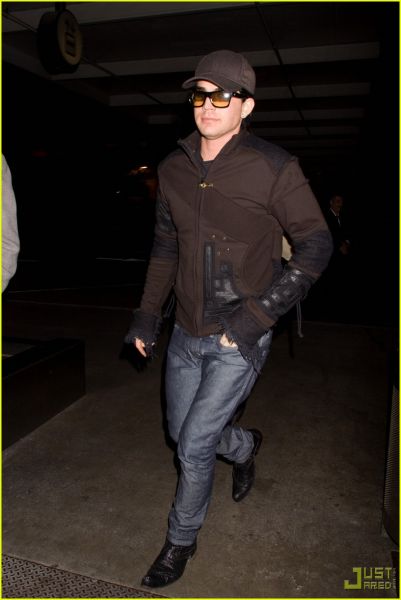 adam-lambert-leave-lax-01.jpg