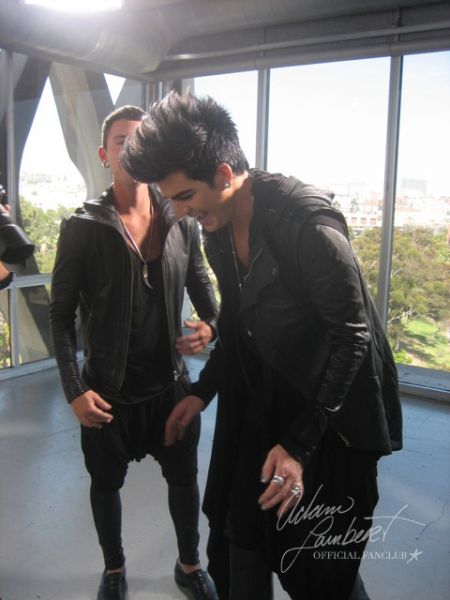 Créditos: Adam Lambert Fans
