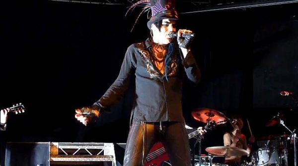 Créditos: Adam Lambert Italy
