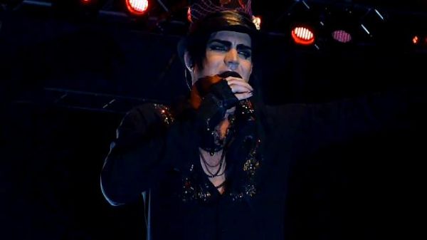 Créditos: Adam Lambert Italy
