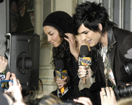 adam-lambert-012510-1.jpg