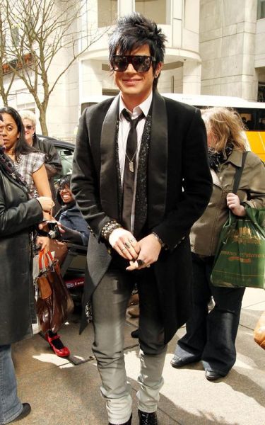adam-lambert-032610-1.jpg