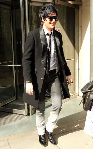 adam-lambert-032610-5.jpg