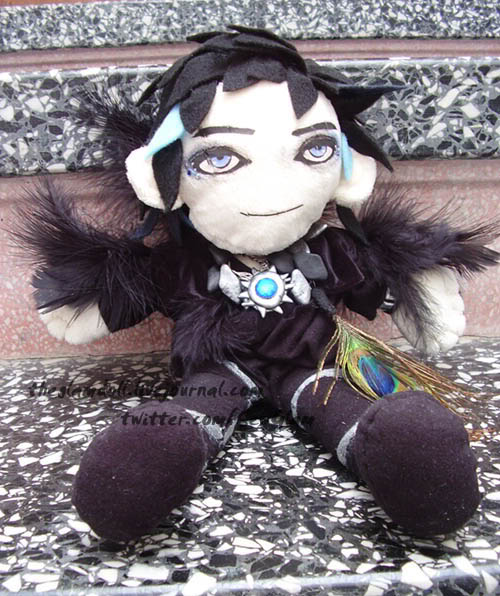 Fantasy Springs 2010 Adam Lambert
Créditos: July's Plush Creatures
