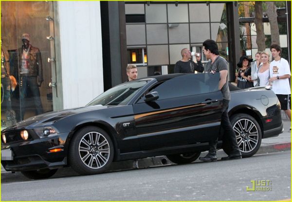 adam-lambert-mustang-09.jpg