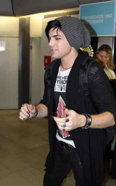 adam-lambert-042910-2.jpg