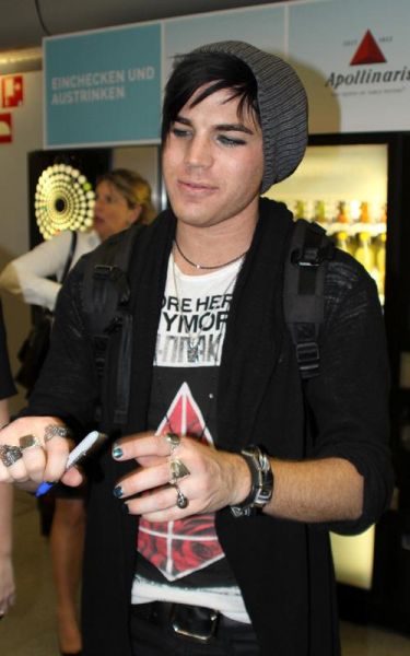 adam-lambert-042910-4.jpg
