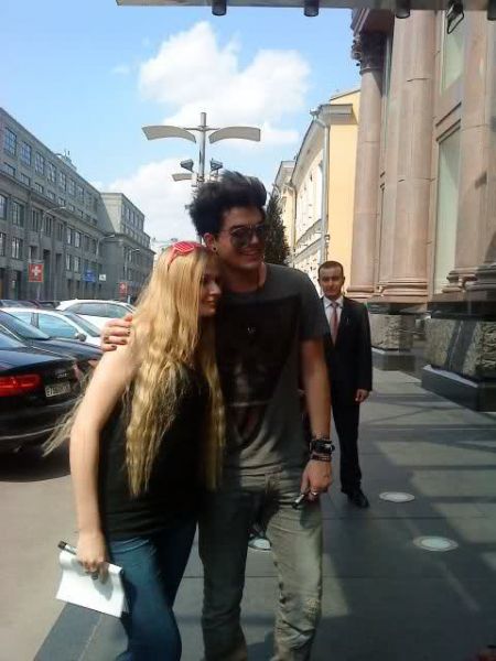 Créditos: Adam Lambert News
