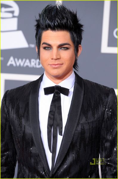 adam-lambert-2010-grammy-awards-red-carpet-07.jpg
