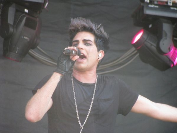 Créditos: @AdamLambertRUUA

