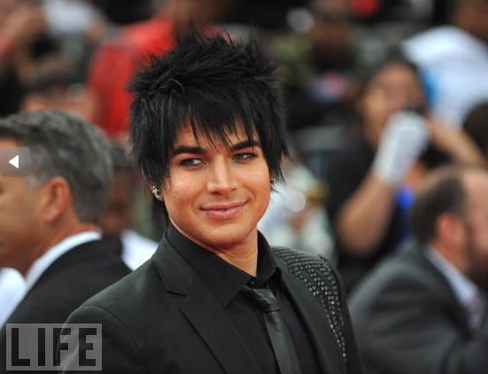 29. Um estilo de cabelo levemente desalinhado.
