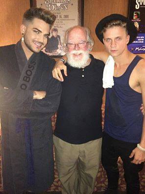 Créditos: Adam Lambert Fan Club

