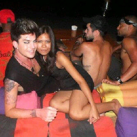 Créditos: Adam Lambert TV
