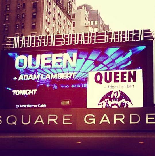 Créditos: Adam Lambert
