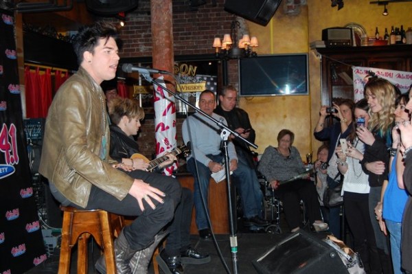 adam-lambert-in-the-mix-lounge-20.jpg