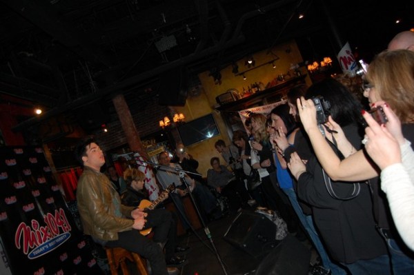 adam-lambert-in-the-mix-lounge-23.jpg