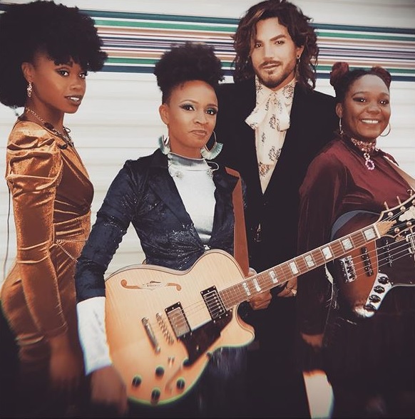 Créditos: Adam Lambert
