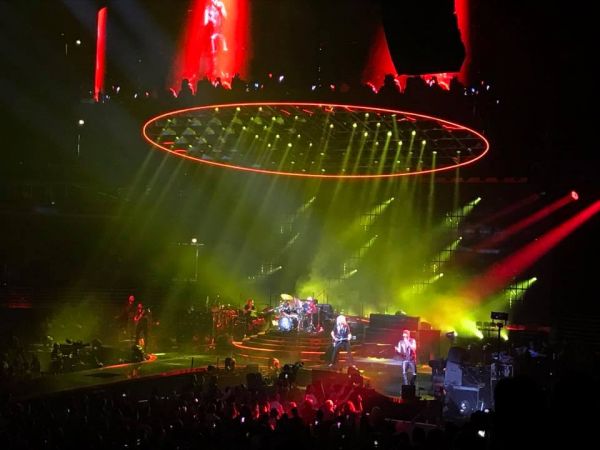 Créditos: 104.3 KHiTS FM Chicago
