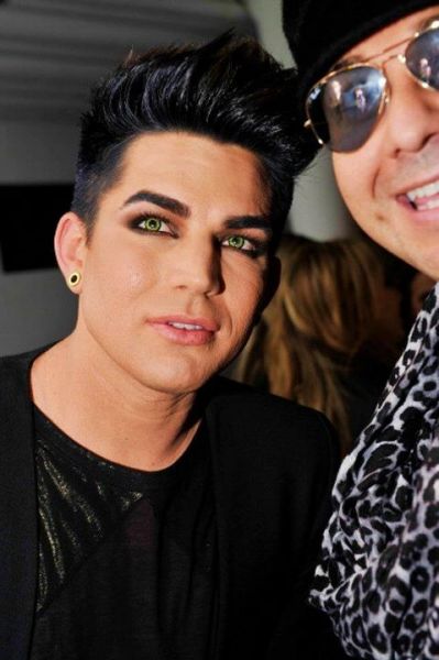Créditos: Adam Lambert TV
