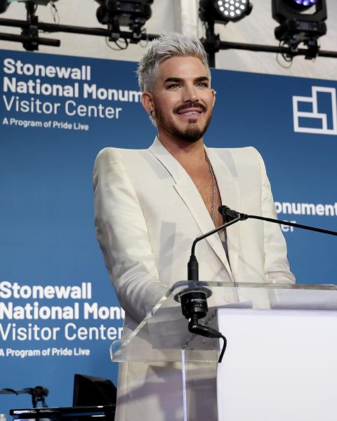 Créditos: Adam Lambert
