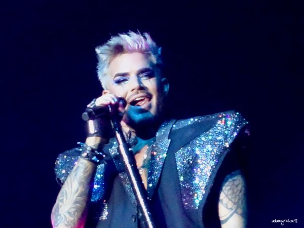 Créditos: @AdamsGlitter91
