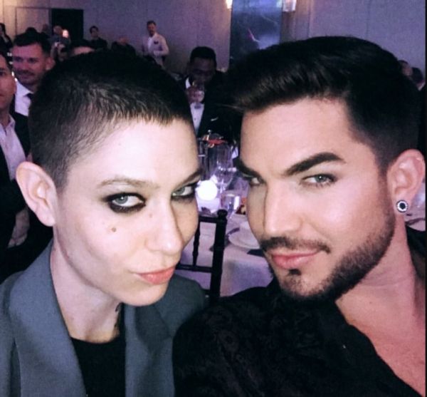 Créditos: @AsiaKateDillon
