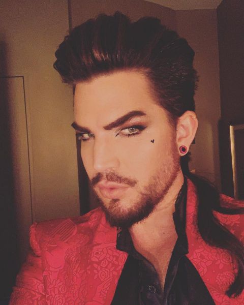 Créditos: Adam Lambert
