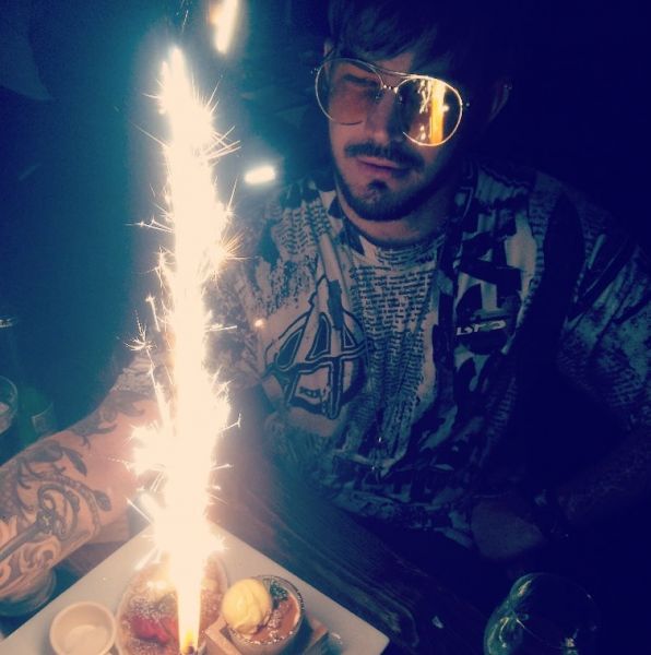 Créditos: Adam Lambert
